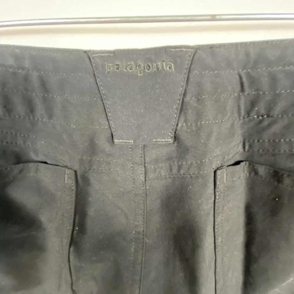 Patagonia Hiking‎ Pants Women's Size 8 Black Convertible Roll Up Leg